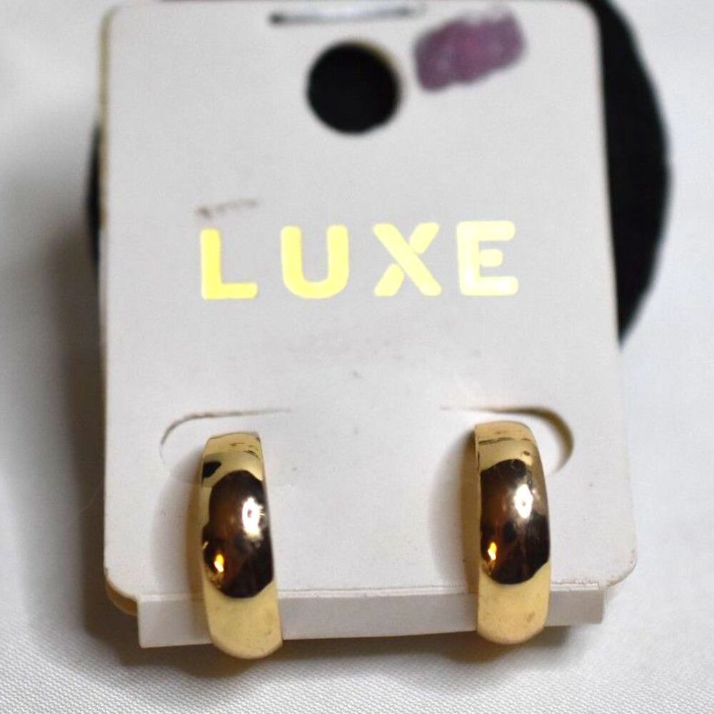 NWT Luxe Chunky Huggie Style Gold Tone Hoop Stud Earrings